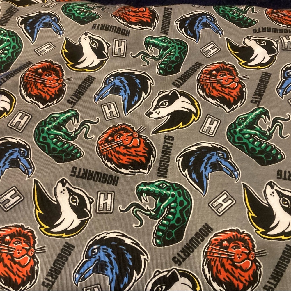 NEW Hogwarts Houses Harry Potter Fabric Gryffindor Slytherin BOLT 58" x 8.5 Yds